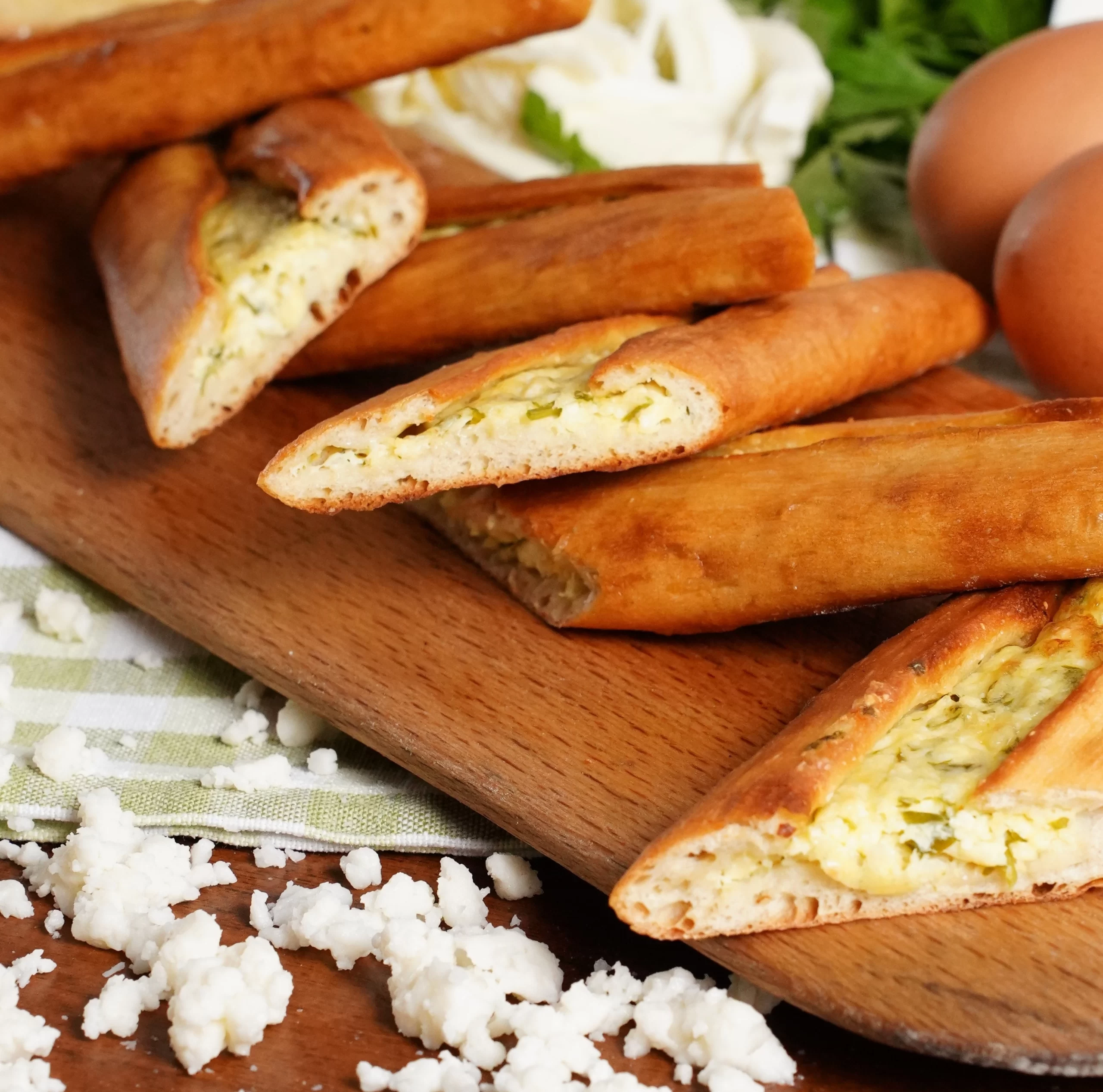 Kapalı Beyaz Peynirli Pide